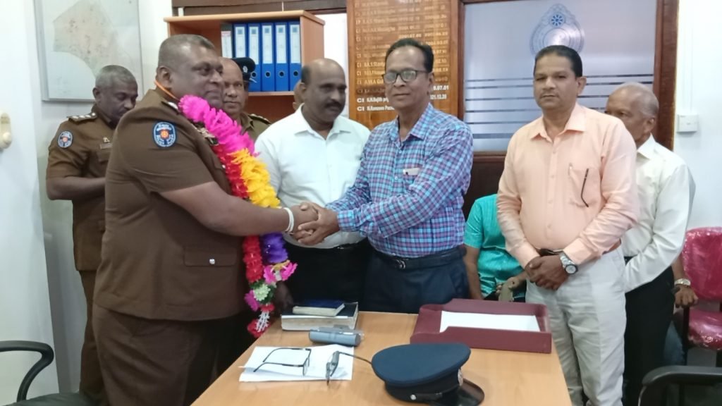 கல்முனை தலைமையக பொலிஸ் நிலைய புதிய பொறுப்பதிகாரியாக லசந்த களுவாராய்ச்சி கடமையேற்பு