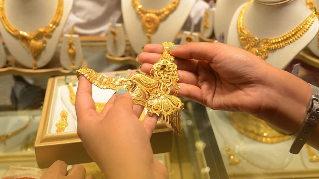 இலங்கையில் 4 லட்சத்தை கடந்த தங்கம் விலை