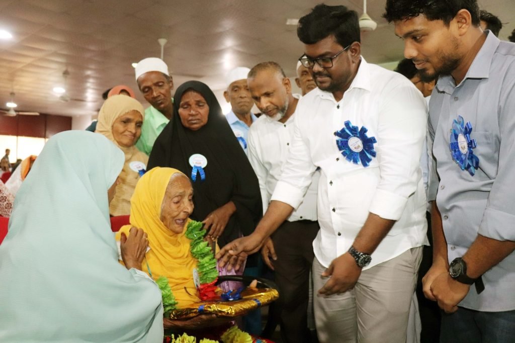 சர்வதேச முதியோர் தின விழாவில் நூற்று ஒரு வயதுடைய மூதாட்டி கௌரவிக்கப்பட்டார்.