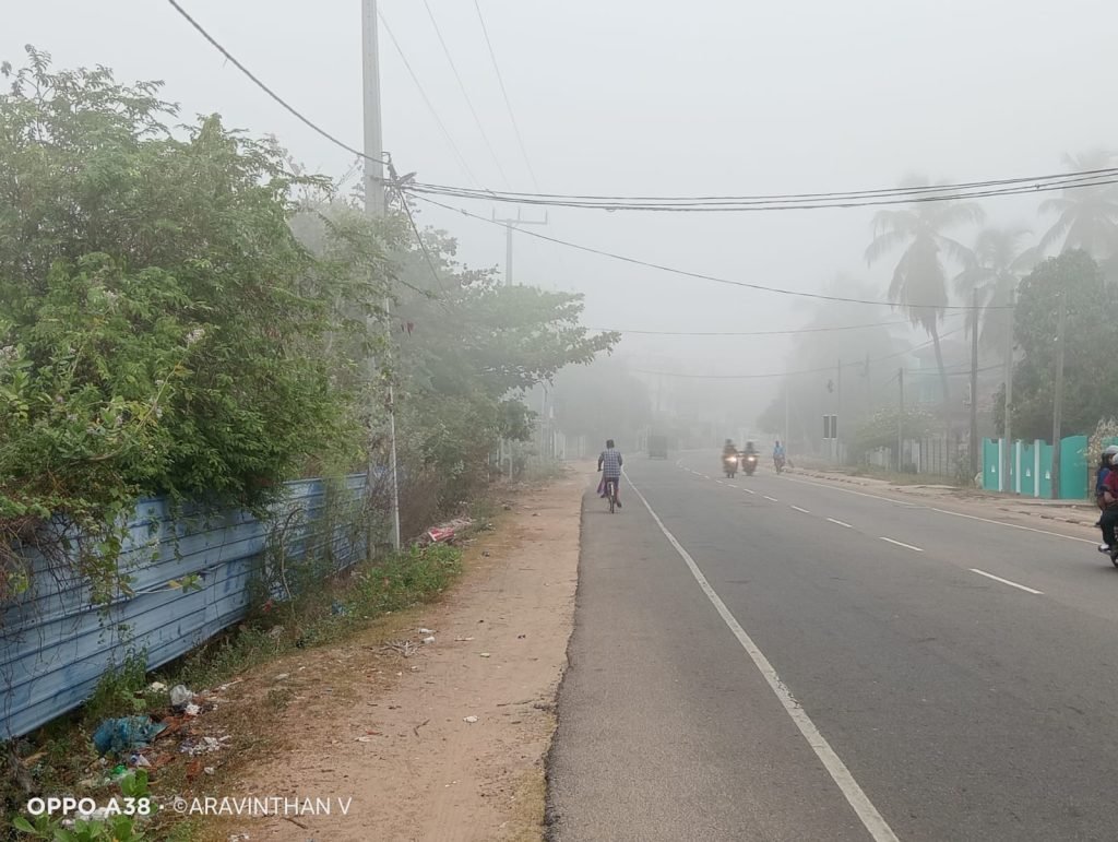 இன்று அதிகாலை கல்முனை பிராந்தியத்தில் திடீர் பனிமூட்டம்