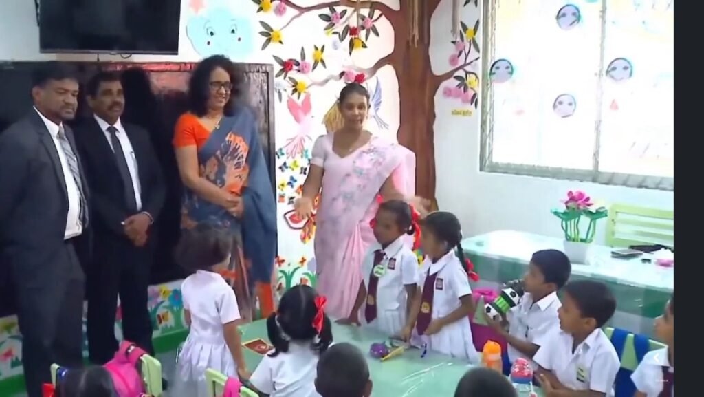 கல்வியில் எவரும் புறக்கணிக்கப்படக்கூடாது: முதலாம் தர மாணவர்களுக்கு பிரதமர் விடுத்துள்ள வாழ்த்துச் செய்தி