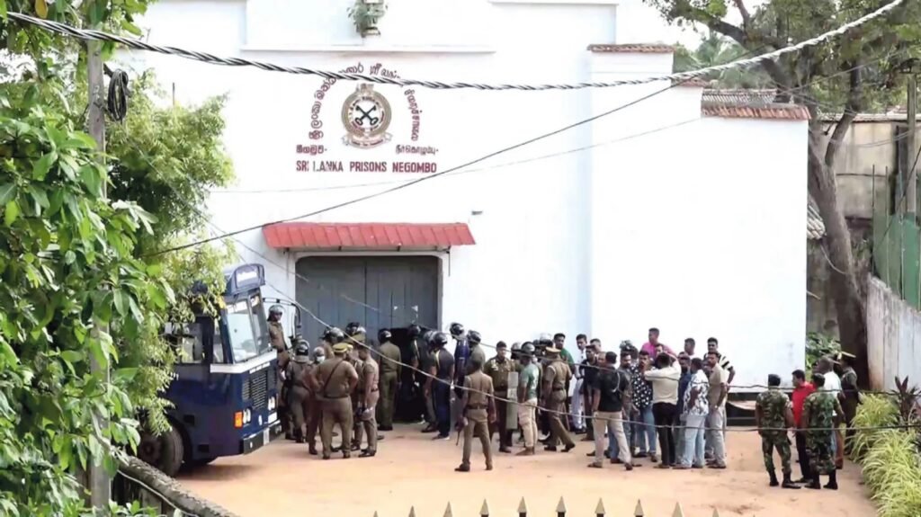 நீர்கொழும்பு சிறைச்சாலையில் மீண்டும் மோதல்: 12 அதிகாரிகள் காயம்; அதிரடிப்படை குவிப்பு!