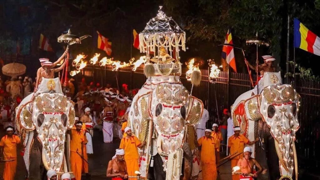 கண்டி எசல பெரஹெரா: இறுதி கும்பல் பெரஹெரா இன்று கோலாகலமாக வீதியுலா!