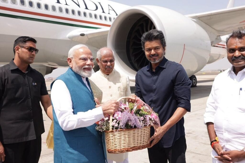 பிரதமர் மோடியை வரவேற்றார் முதலமைச்சர் சி. ஜோசப் விஜய்: சென்னையில் ரூ.13,000 கோடி திட்டங்கள் தொடக்கம்!